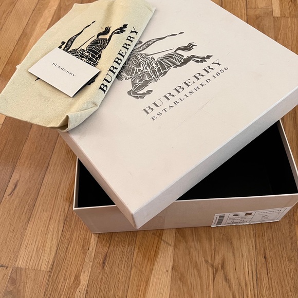 AUTHENTIC BURBERRY WEDGES - Picture 7 of 10